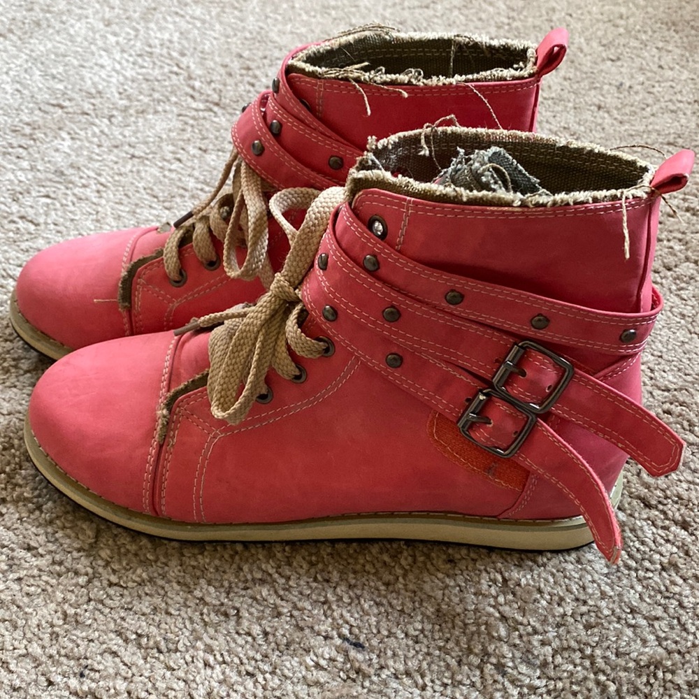 Adorable lightweight boots
